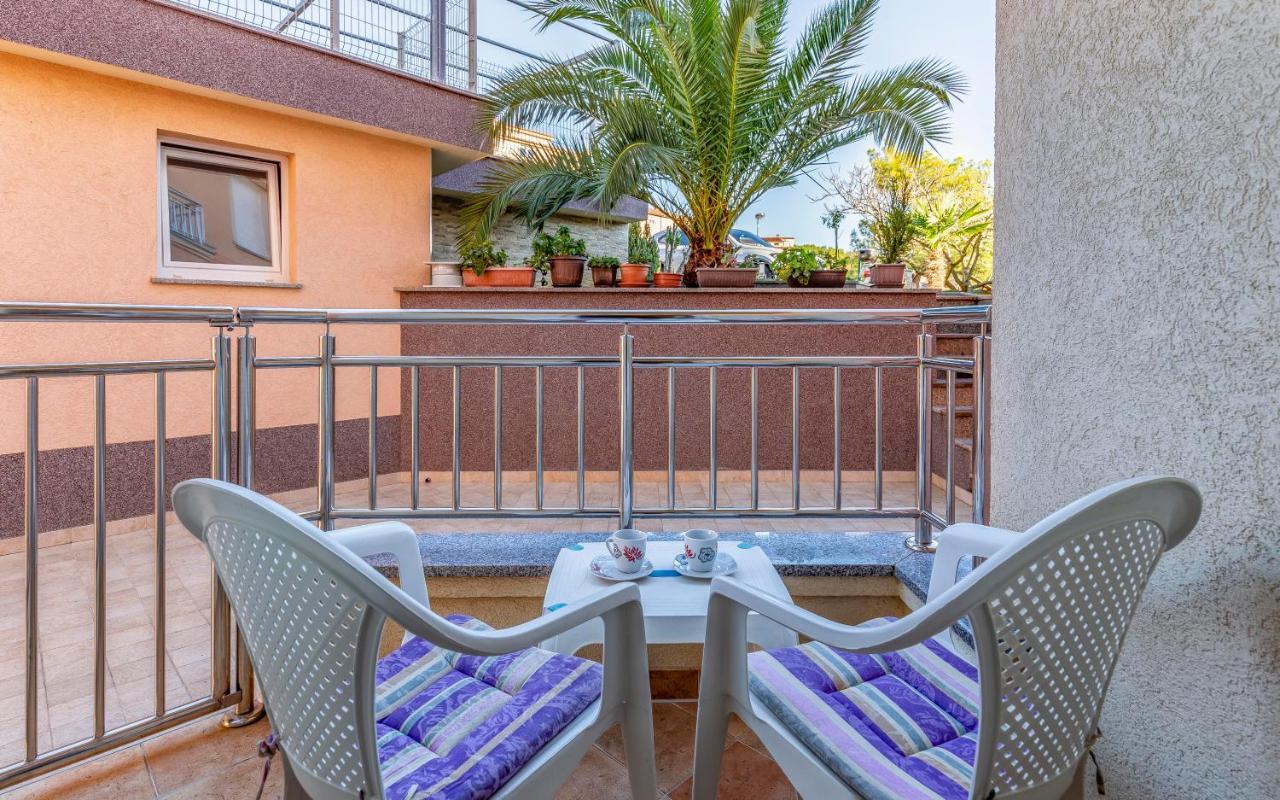 Istriensonne - Apartments Veruda Mit Grillterrasse Pula Exterior photo